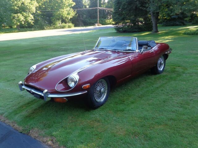 Jaguar E-Type 1970 image number 0