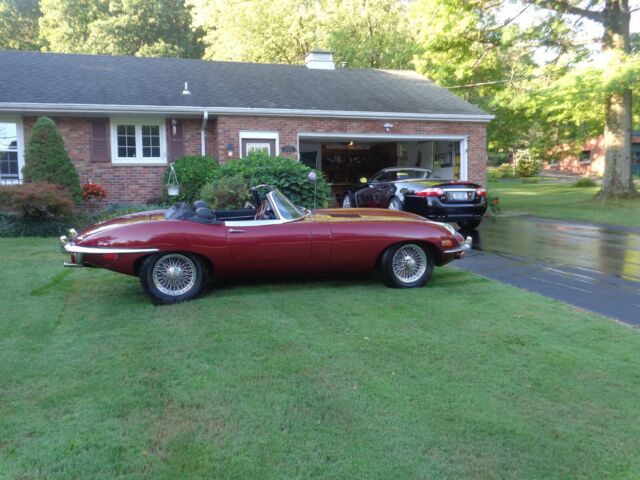 Jaguar E-Type 1970 image number 22