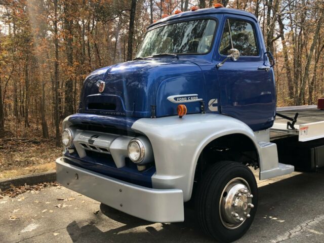 Ford F600 1954 image number 1