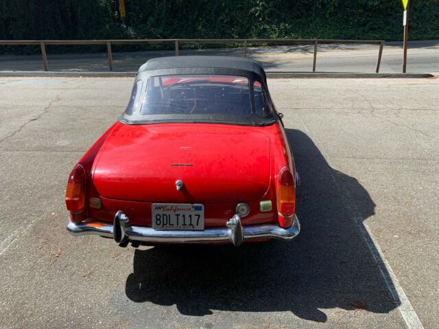 MG MGB 1971 image number 5