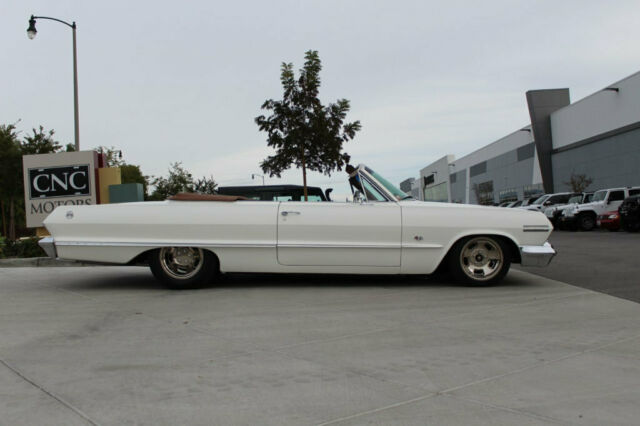 Chevrolet Impala 1963 image number 17