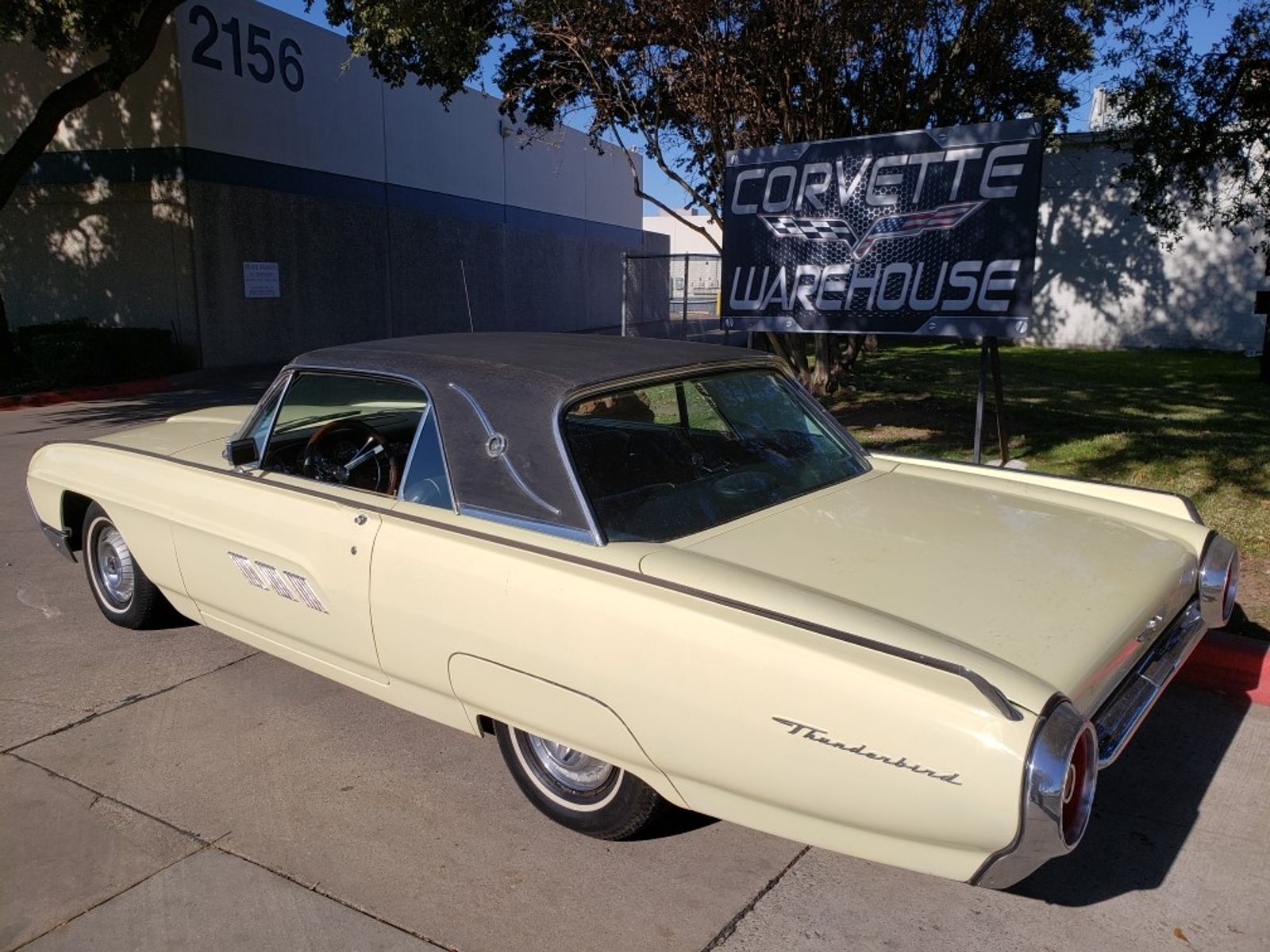 Ford Thunderbird 1963 image number 12