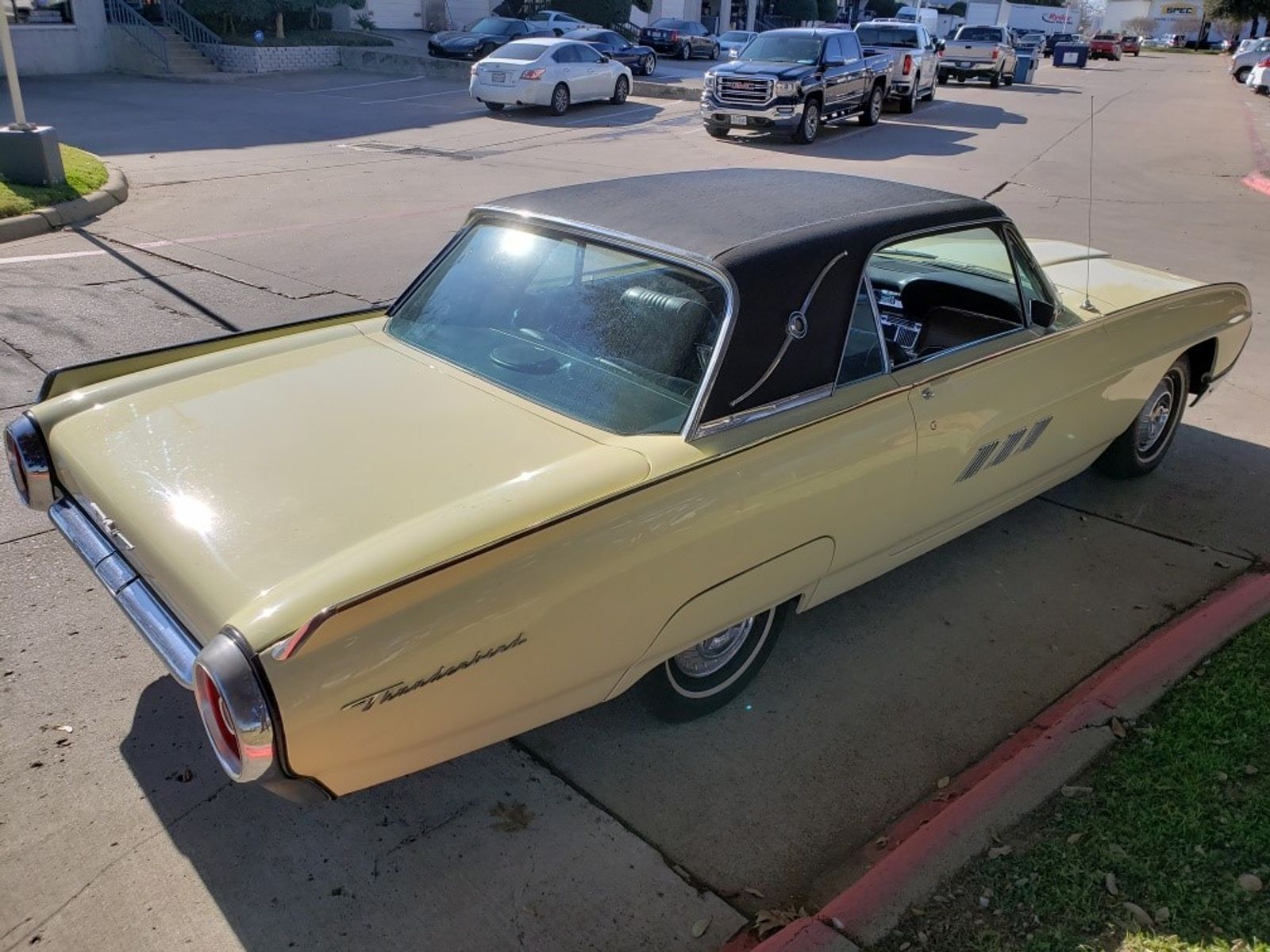 Ford Thunderbird 1963 image number 14