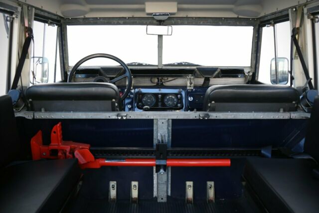 Land Rover Series II A 88" 1969 image number 26