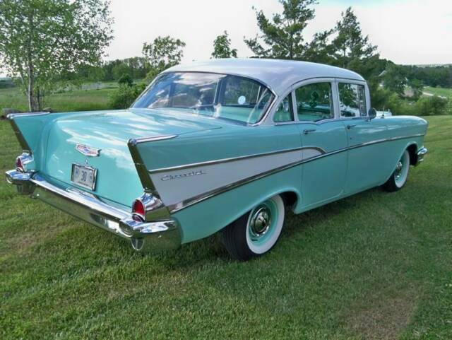 Chevrolet Bel Air/150/210 1957 image number 28