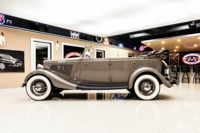 Ford Phaeton 1934 image number 17