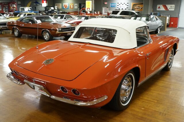 Chevrolet Corvette 1962 image number 17