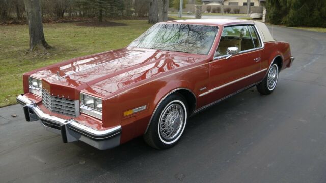 Oldsmobile Toronado 1979 image number 0