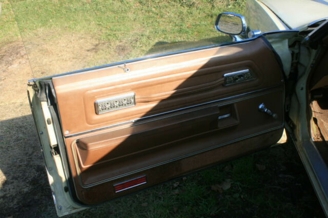 Oldsmobile Toronado 1973 image number 11