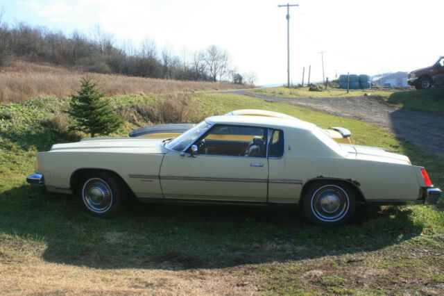 Oldsmobile Toronado 1973 image number 2