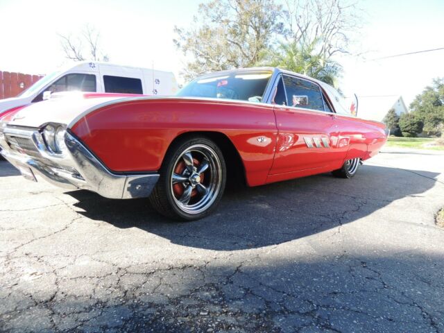 Ford Thunderbird 1963 image number 13