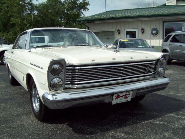 Ford Galaxie 1965 image number 1