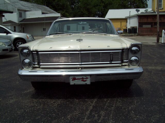 Ford Galaxie 1965 image number 2