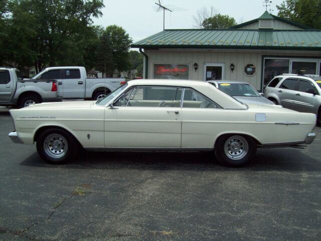 Ford Galaxie 1965 image number 28