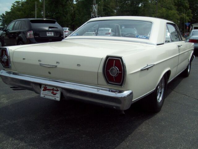 Ford Galaxie 1965 image number 30