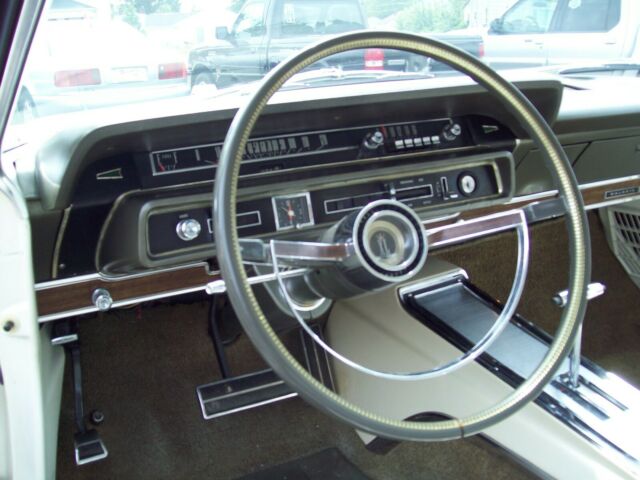 Ford Galaxie 1965 image number 33