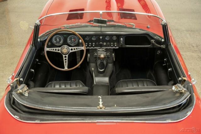 Jaguar E-Type 1966 image number 8