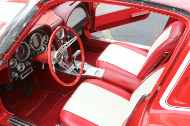 Chevrolet Corvette 1963 image number 32