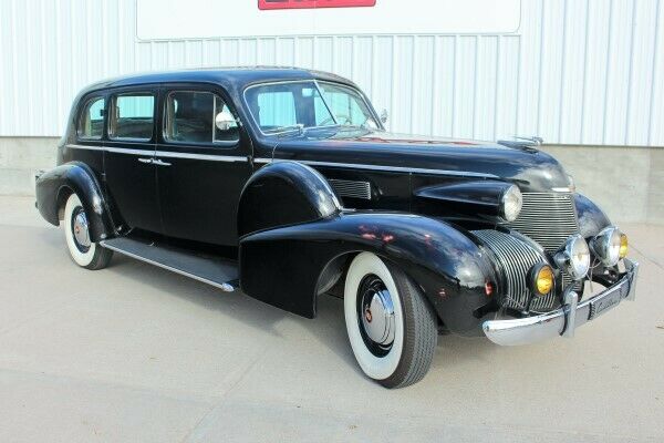 Cadillac Limousine 1939 image number 2