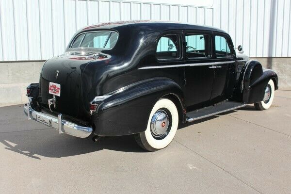 Cadillac Limousine 1939 image number 22