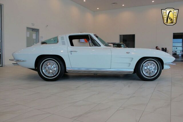 Chevrolet Corvette 1964 image number 18