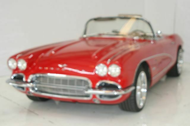 Chevrolet Corvette 1961 image number 2