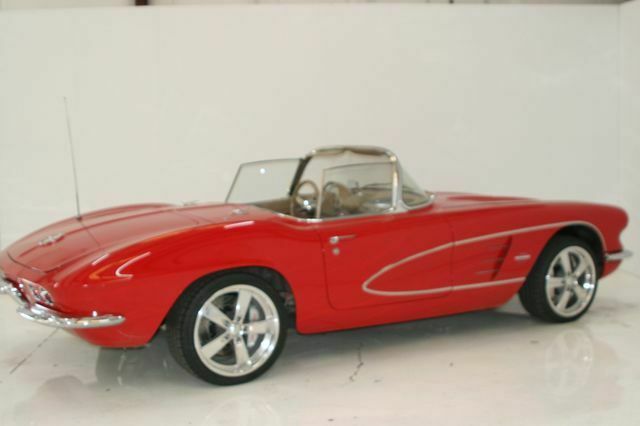 Chevrolet Corvette 1961 image number 22