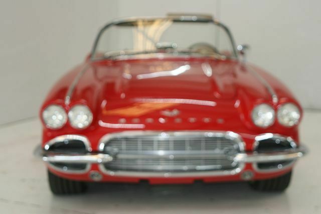 Chevrolet Corvette 1961 image number 25