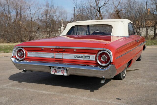 Ford Galaxie 1964 image number 17