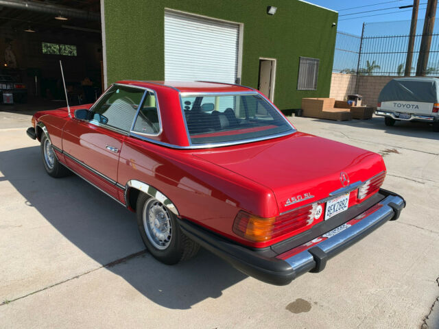 Mercedes-Benz SL-Class 1974 image number 20