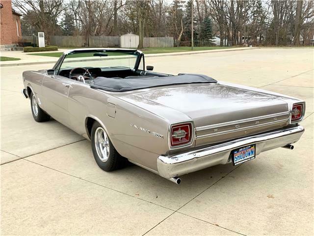 Ford Galaxie 1966 image number 10