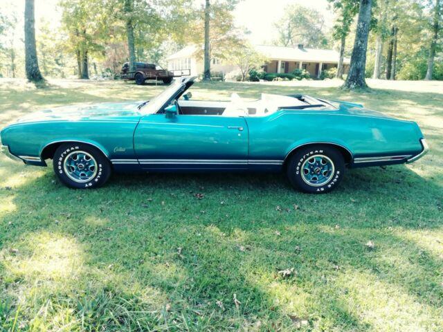 Oldsmobile Cutlass 1970 image number 0