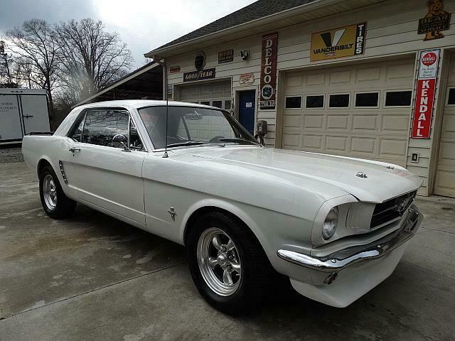 Ford Mustang 1965 image number 1