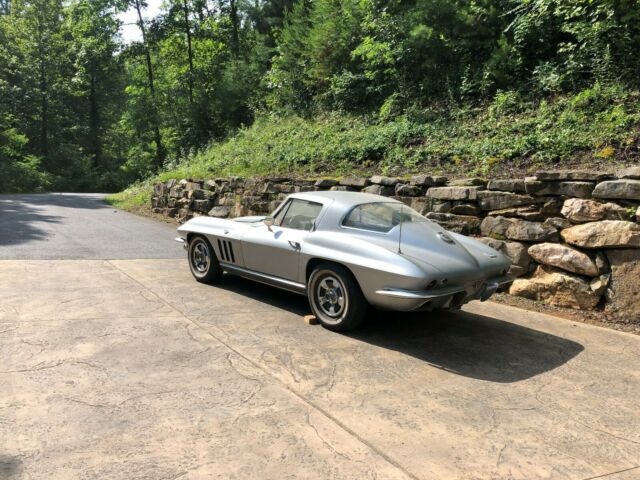 Chevrolet Corvette 1966 image number 1