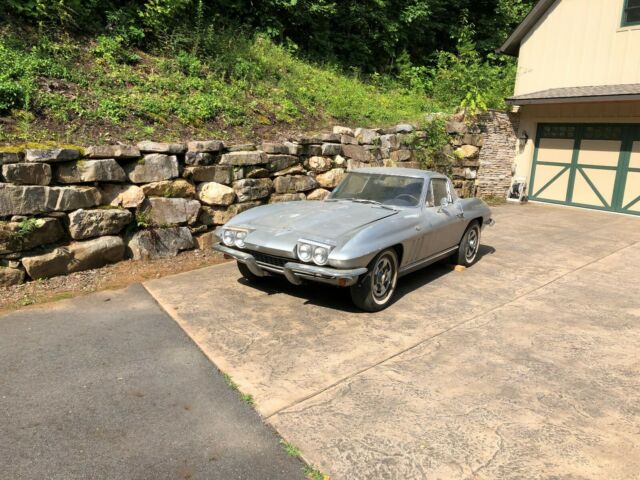 Chevrolet Corvette 1966 image number 24