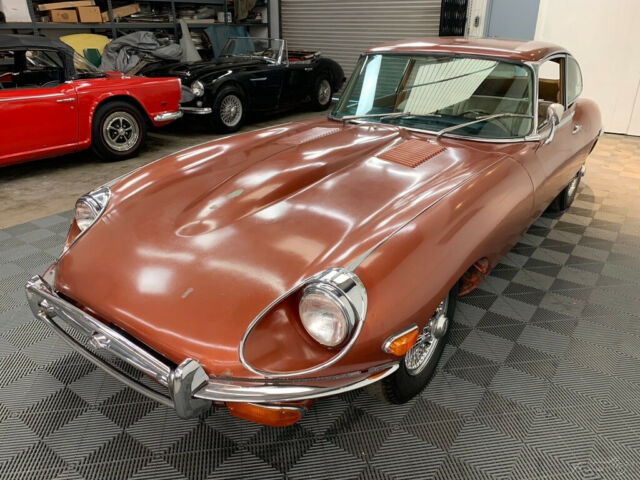 Jaguar E-Type 1970 image number 21