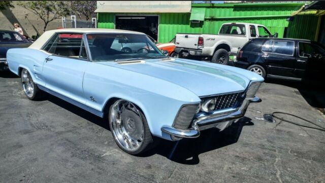 Buick Riviera 1963 image number 0