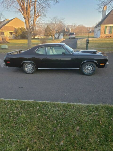 Plymouth Duster 1974 image number 14