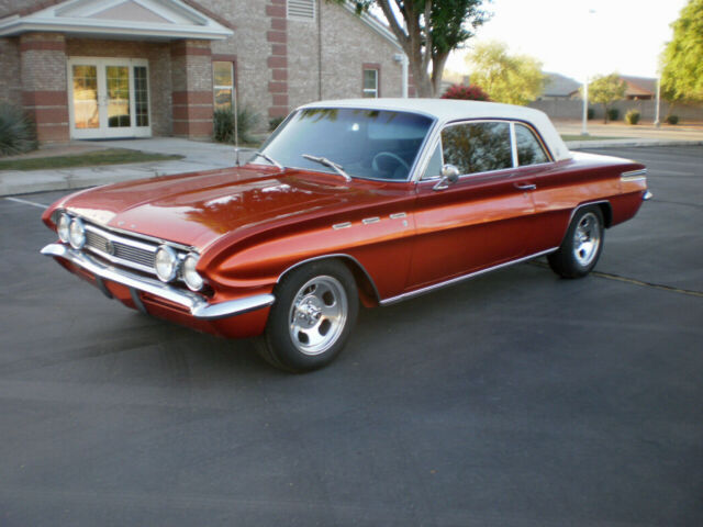 Buick Skylark 1961 image number 0