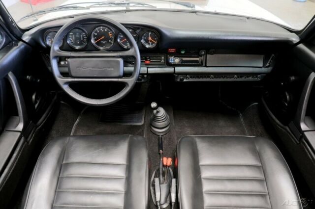 Porsche 911 1976 image number 4