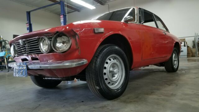 Alfa Romeo GTV 1972 image number 34