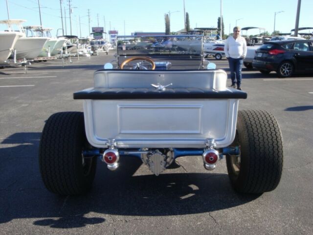 Ford T-Bucket Roadster 1927 image number 37