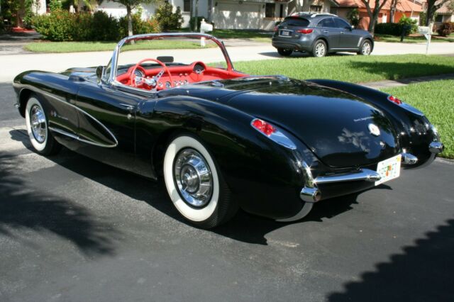 Chevrolet Corvette 1957 image number 27