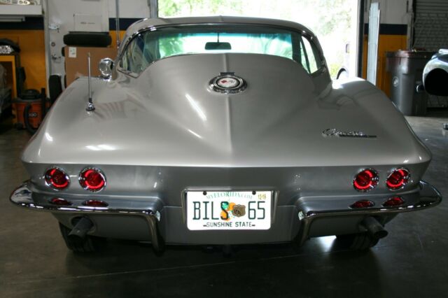 Chevrolet Corvette 1965 image number 26