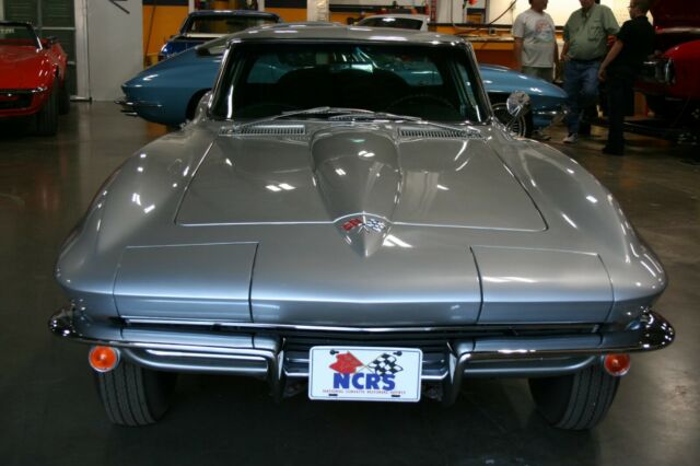 Chevrolet Corvette 1965 image number 27