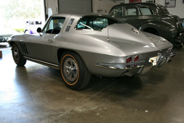 Chevrolet Corvette 1965 image number 3