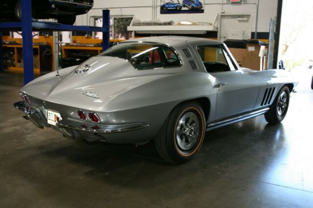 Chevrolet Corvette 1965 image number 9