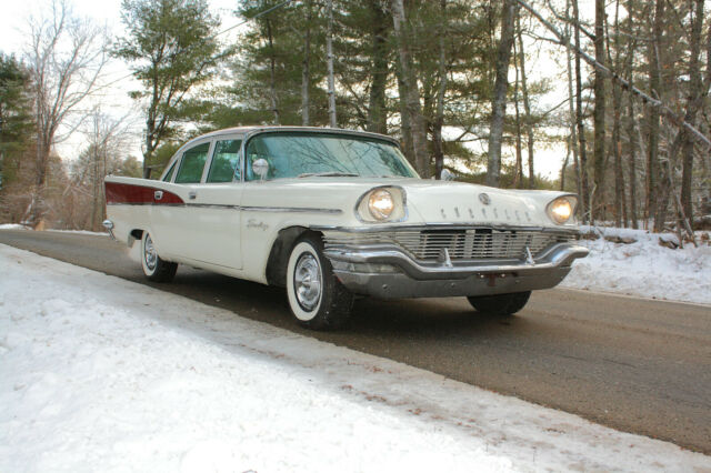 Chrysler Saratoga 1957 image number 1