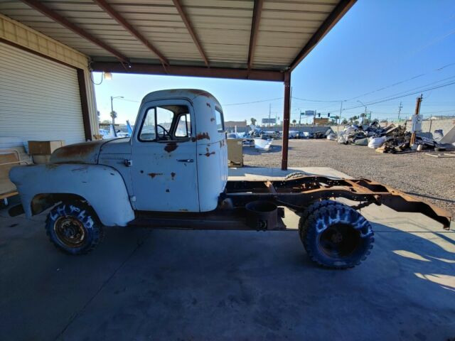 International Harvester S120 1956 image number 11