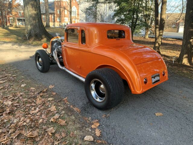 Plymouth Coupe 1933 image number 2